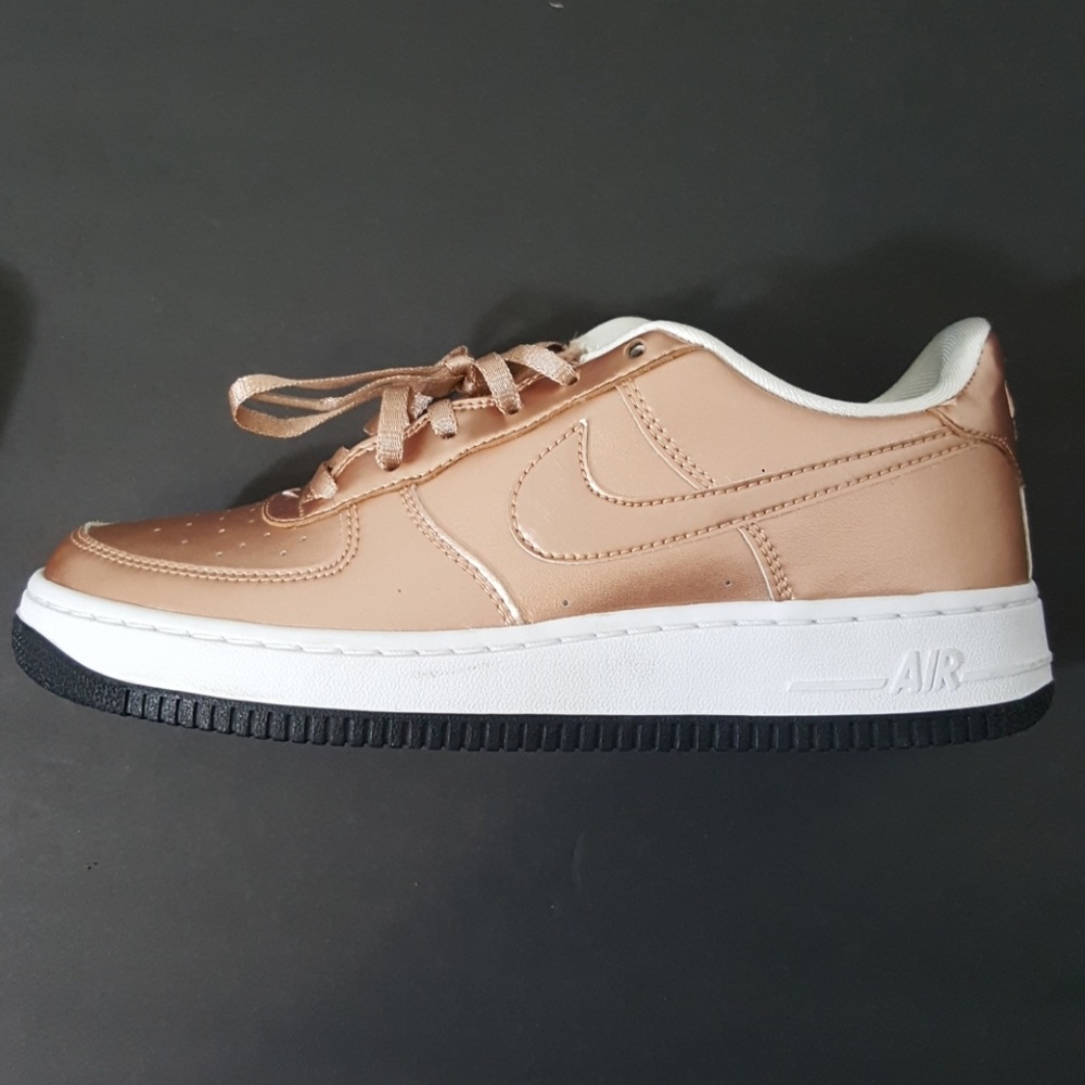 Nike Air Force 1 SE